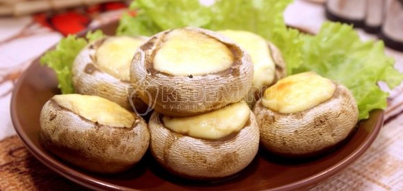 Запеченные шампиньоны с сыром