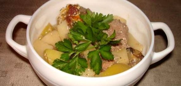 Картофель с фрикадельками