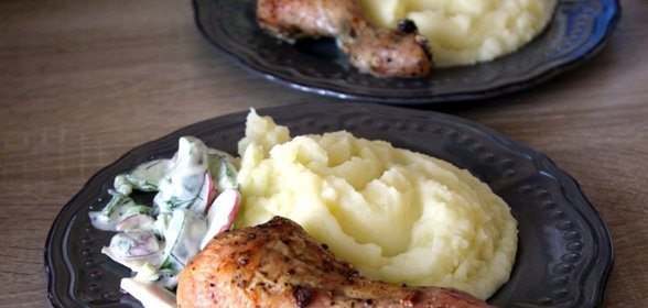 Куриные голени, запеченные с базиликом и чесноком