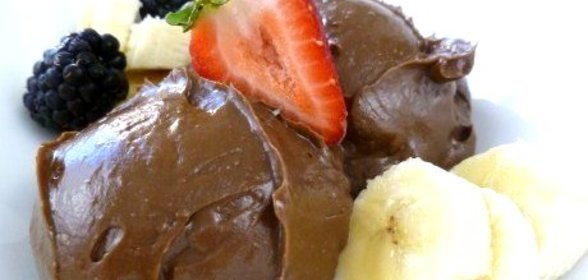 Шоколадное мороженое из авокадо