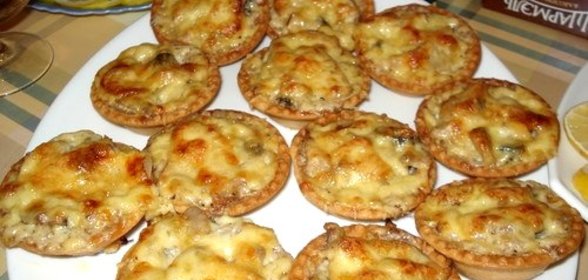 Салат в тарталетках с грибами