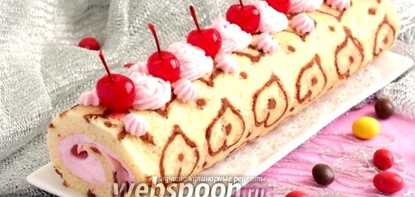 Узорный рулет с ягодным кремом