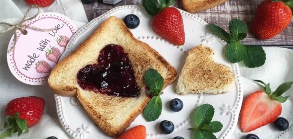 Тосты с сердечками