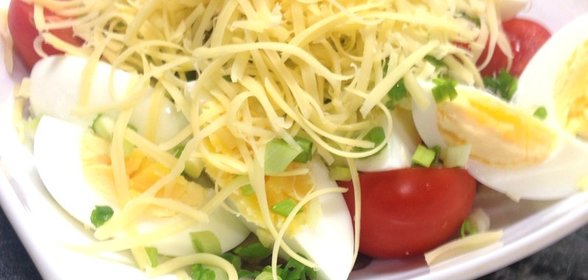 Салат из шампиньонов и черри