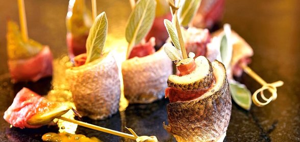 Рулеты из сибаса с прошутто