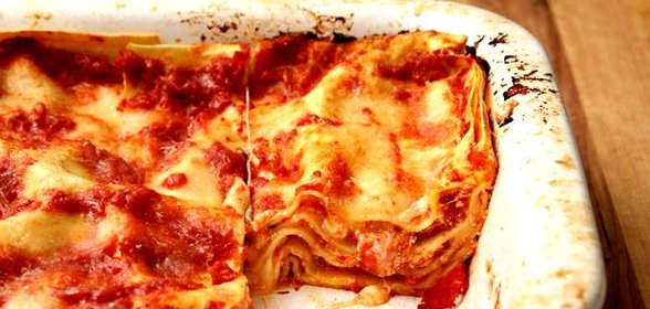 Лазанья с помидорами и сыром