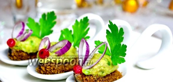 Закуска из скумбрии с авокадо