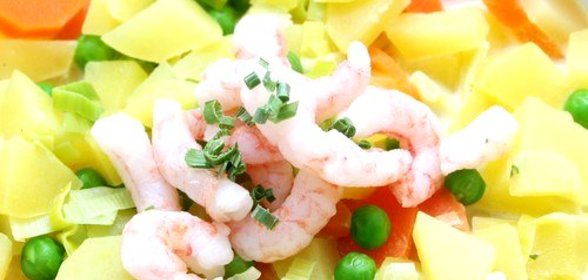 Салат из креветок с овощами