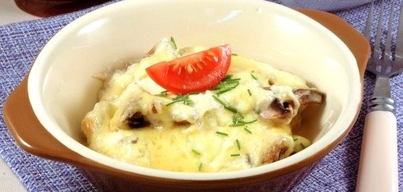 Шампиньоны со сыром и сметаной