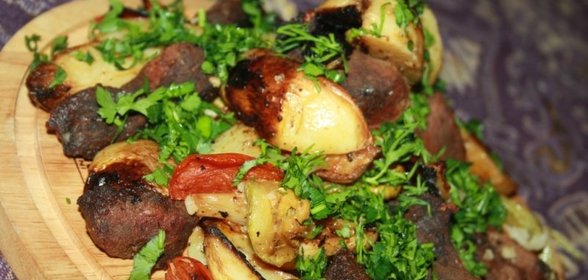 Оленина с овощами в духовке