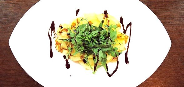 Салат из манго и сибаса