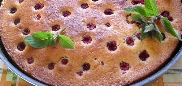 Пирог с сезонными ягодами