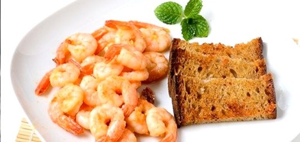 Жареные креветки в соусе