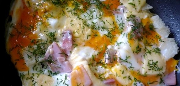 Яичница с ветчиной и сыром