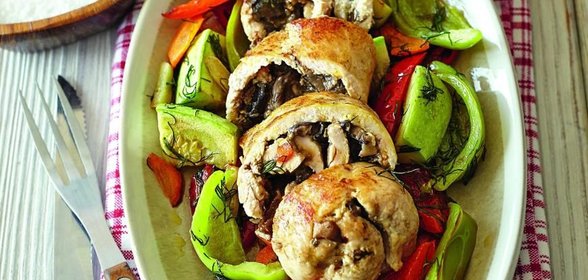 Рулетики из цесарки с грибами