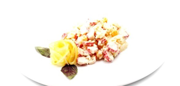 Салат из крабовых палочек с кукурузой