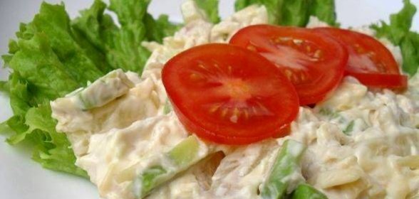 Cалат с курицей и авокадо