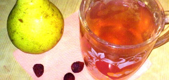 Компот из груш и земляники