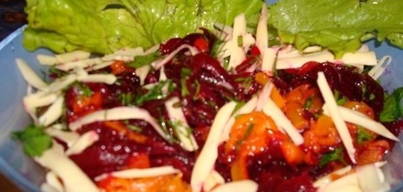 Салат с сыром и овощами