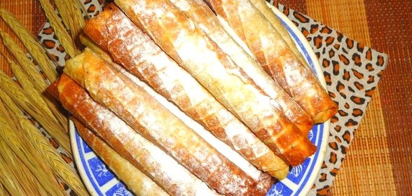 Вафельные трубочки с маком и корицей