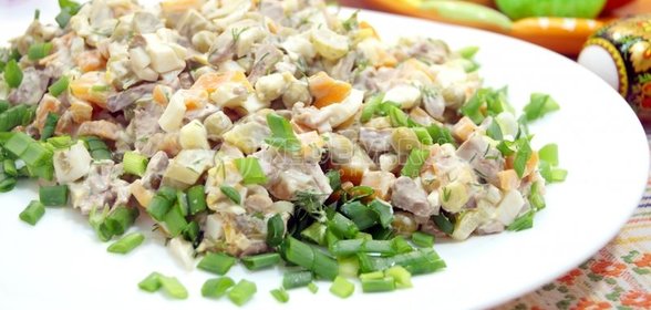 Салат с куриной печенью