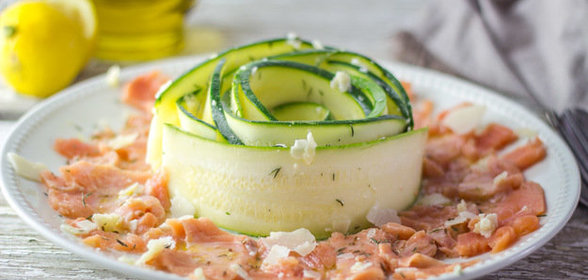 Закуска с цукини и семгой