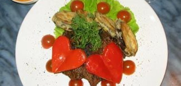 Стейк из говядины с медальонами из баклажанов