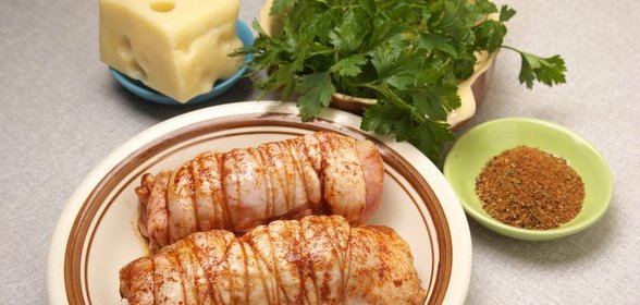 Рулет из куриных окорочков