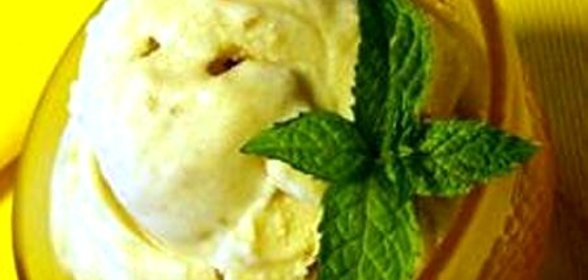 Мороженое с фруктами