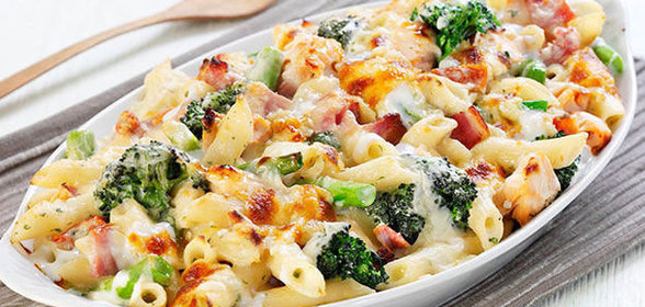 Паста с сыром, ветчиной и брокколи
