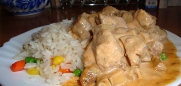 Мясо в сырном соусе