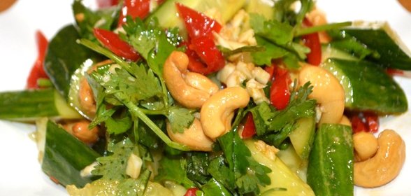 Салат из битых огурцов