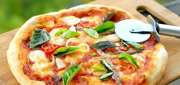 Пицца с анчоусами в мультиварке