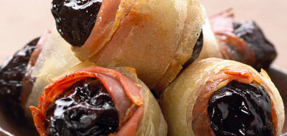 Рулетики с ветчиной и черносливом