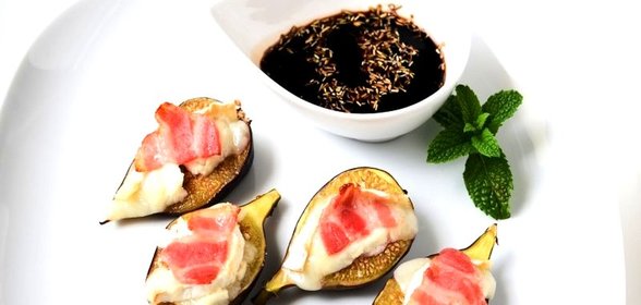 Запеченный инжир с пармской ветчиной
