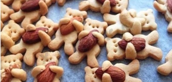 Песочное печенье Мишки с орешками