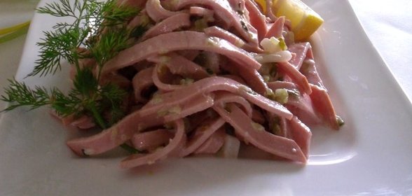 Немецкий колбасный салат