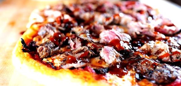 Пицца со стейком