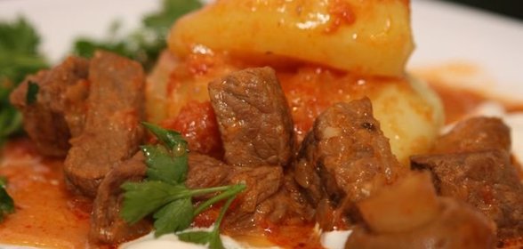 Гуляш из вареной говядины