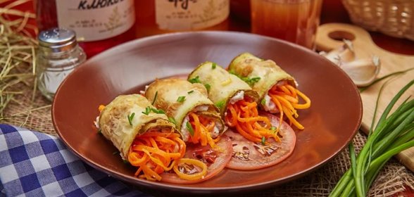 Рулетики из кабачков с морковью по-корейски