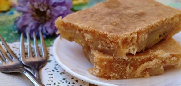 Творожная запеканка с бананом и белым шоколадом