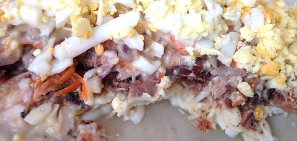 Диетический салат мимоза с тунцом и йогуртом