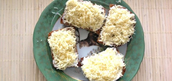 Бутерброды с сыром и чесноком