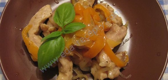 Гуляш из свинины с болгарским перцем