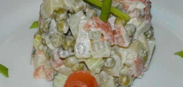 Салат оливье с семгой и огурцом