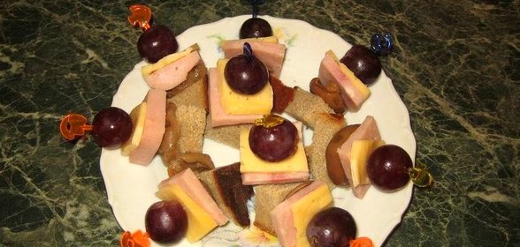 Мини-бутерброды на шпажках