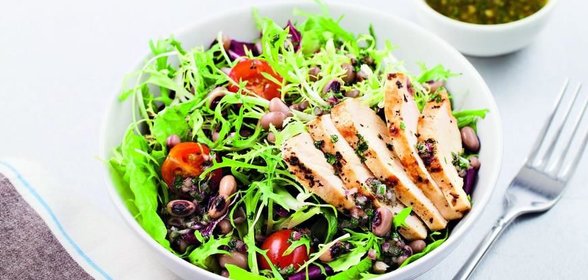 Салат с фасолью