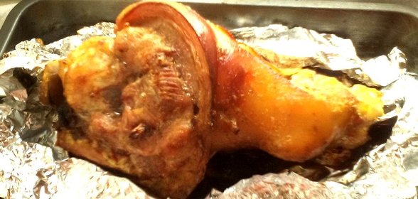 Свиная рулька чесночная