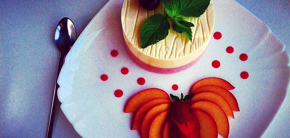 Крем-пломбир с ягодами и мятой