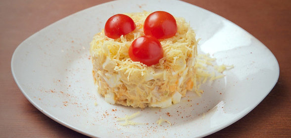 Салат из помидоров черри и курицы